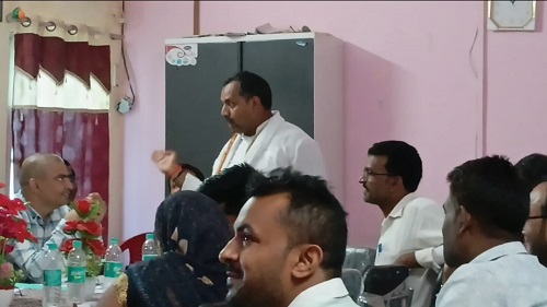 The issue of corruption dominated the twenty-point meeting in Bhore, people of the political party said that officials do not work without collecting money.
