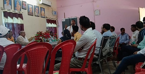 The issue of corruption dominated the twenty-point meeting in Bhore, people of the political party said that officials do not work without collecting money.