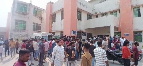 Bettiah (Lauria) Hanuman Chowk shaken: Market turned into a ball of fire due to gas cylinder explosion.