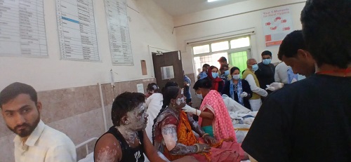 Bettiah (Lauria) Hanuman Chowk shaken: Market turned into a ball of fire due to gas cylinder explosion.