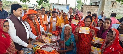 Minister Hari Sahni along with former MLA Mithilesh Tiwari appealed to visit various villages of Baikunthpur assembly constituency to make the Prime Minister's rally a success