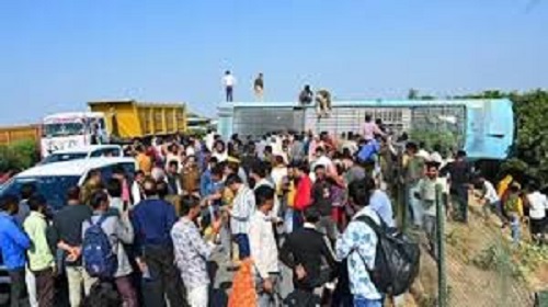 Horrible road accident in Kannauj, double decker bus collides with water tanker, 8 dead