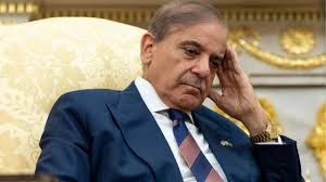 Ashgabat: Pakistani PM Shehbaz Sharif once again appeared in an awkward situation on the international stage.