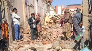 Rohtas: Bulldozers deployed to remove encroachments in Dehri, several houses demolished, police force deployed.