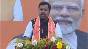 BJP's national working president Nitin Naveen arrived in Patna and emphasized the importance of full-time politics.