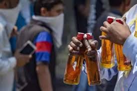 Bihar: Crackdown on illegal liquor before Holi, huge quantity of foreign liquor seized from Bolero