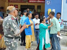 Chaos at Nalanda Sadar Hospital: Commotion at the Emergency Gate as Scuffle Erupts Between Relatives and Security Guards