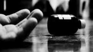 Patna: A person struggling with financial crisis consumed poison along with his family, 4 died, one critical, one child safe