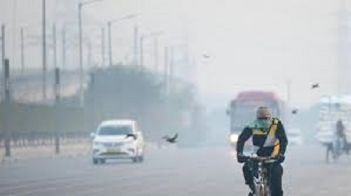 Minimum temperature recorded at 9 degrees Celsius in Delhi on Friday, cold wave expected