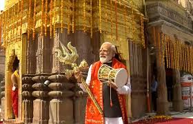 PM Modi holds a grand roadshow in Kashi; offers prayers at the shrine of Baba Vishwanath.