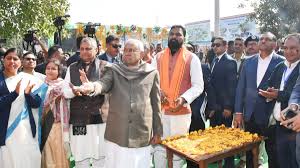Motihari: On the second day of the Samriddhi Yatra, CM Nitish Kumar announced projects worth crores of rupees; industry and the defense corridor will boost employment.