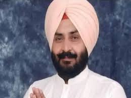 Big news from Patiala: AAP MLA Harmeet Singh Pathanmajra escaped from police custody, fired and crushed a policeman