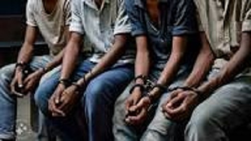 Gang involved in robbery and fraud using autos busted in Patna; four accused arrested.