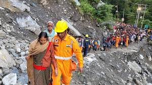 Kedarnath: Passengers fell into a ditch on the Gaurikund-Rambada road, two dead, one missing - rescue operation underway