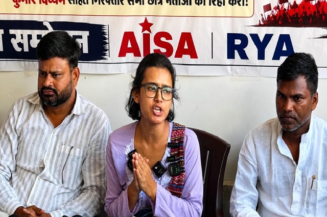Patna News: Neha Bora met students arrested during the protest and described the movement as the voice of the students