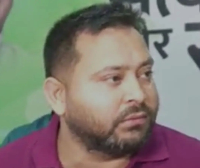 Bihar Politics: Tejashwi Yadav attacks the government in a midnight press conference; raises questions about law and order and the action taken against students